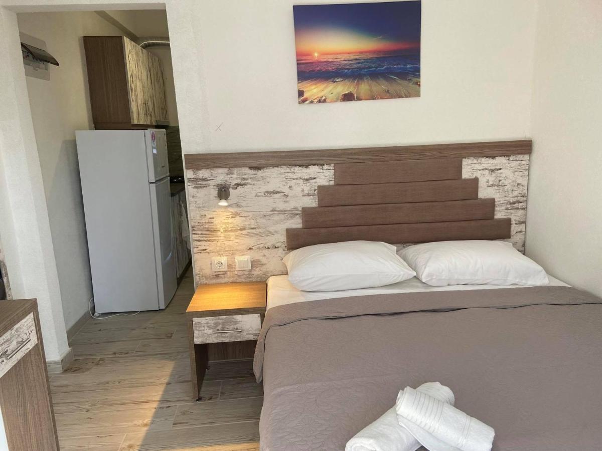 Apartments Miki Полихроно Экстерьер фото